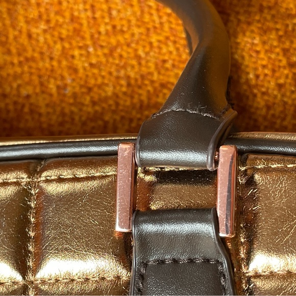 - For Your Ease Only Metallic Gold Make up Organizer Purse - Picture 5 of 16